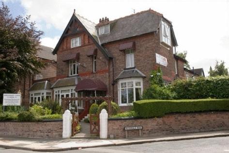 Shrewsbury Lodge Birkenhead Exterior photo